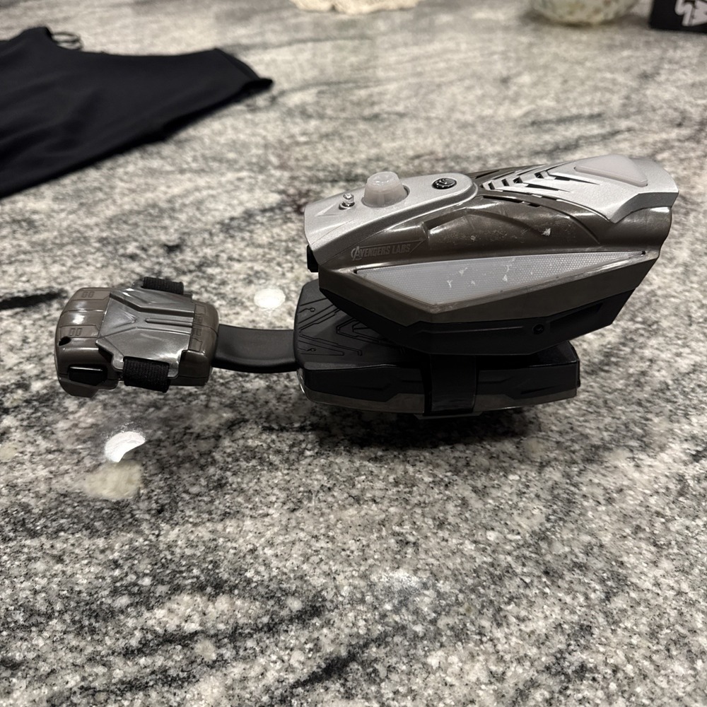 Marvel Avengers Playmation Repulsor Gear‎ by Disney
